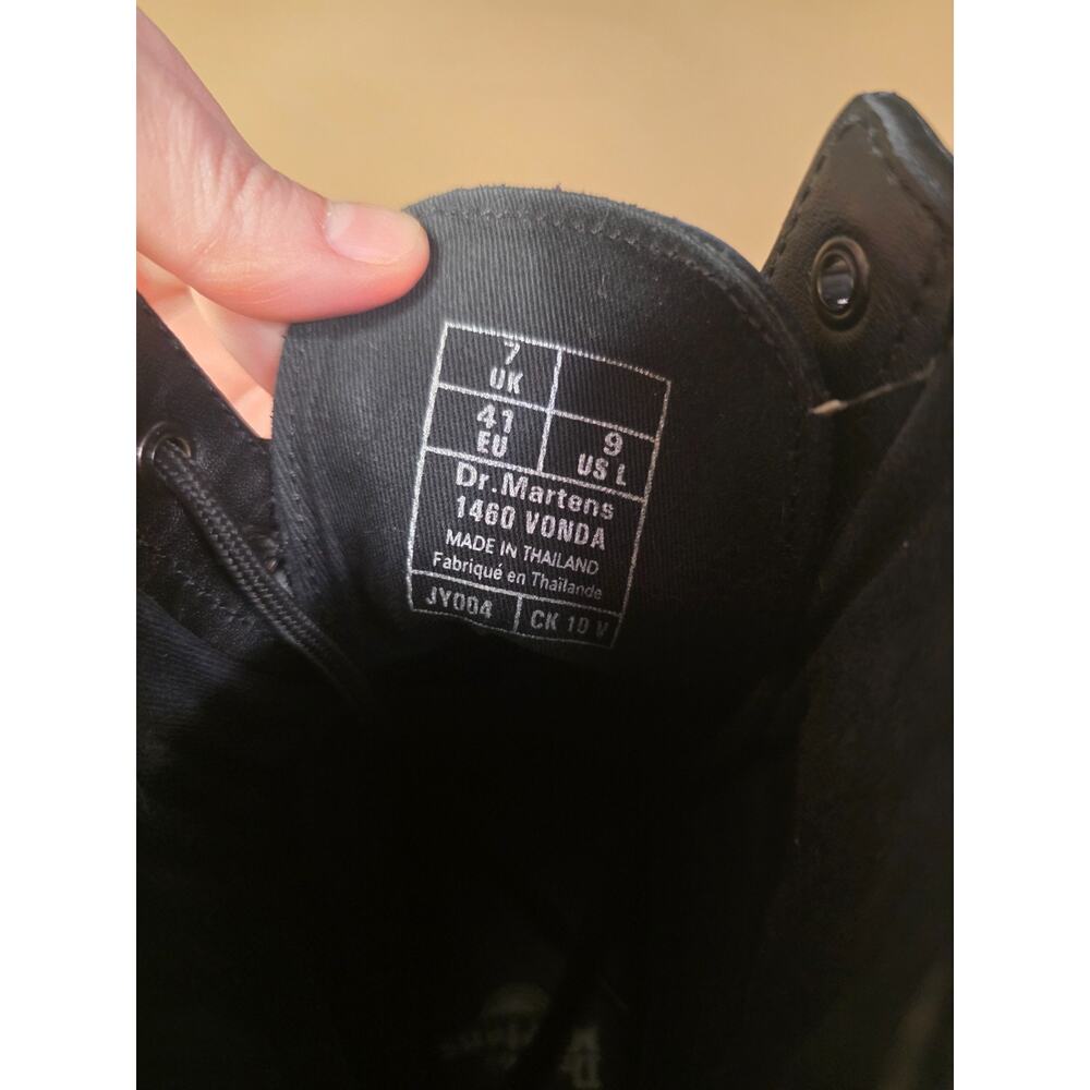 Dr. Martens 1460 Vonda 8 Eye Floral Leather Women's Boots - Black, Size 9 US... - Picture 6 of 6